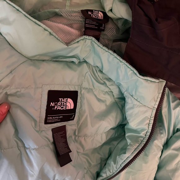 Elegant and functional moving basket approximately 12”x 12” with a removable top - Picture 10 of 10